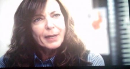 Девушка в поезде (2016)